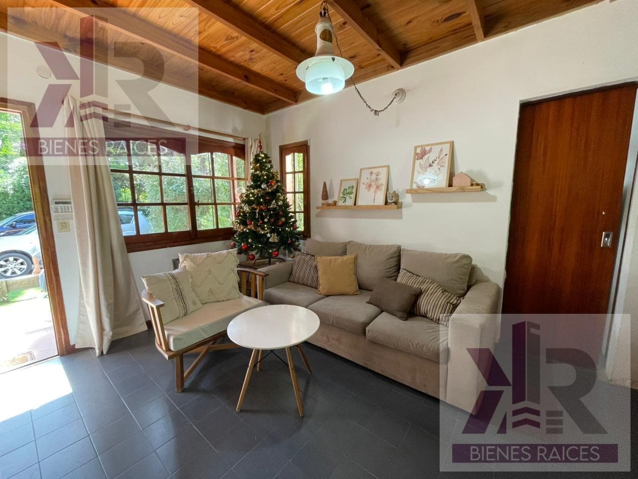 House in Valeria Del Mar