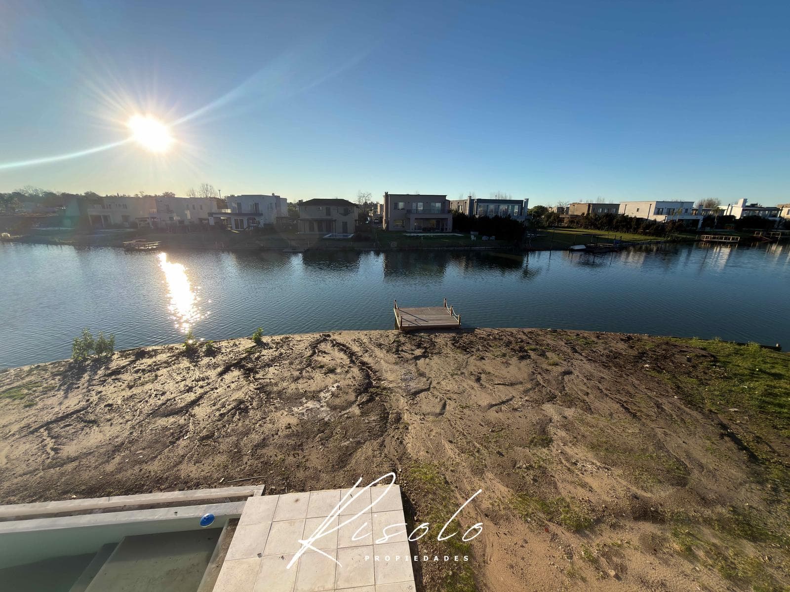 House for Sale with a Lot Overlooking the Lagoon. 3 Bedrooms, Pool. Gated Community, Escobar