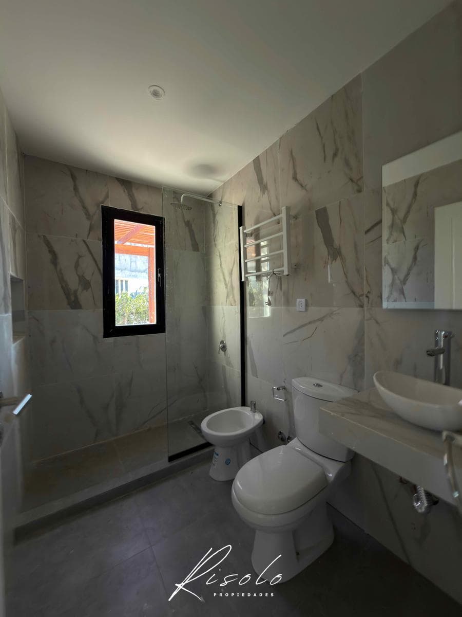 House for Sale with a Lot Overlooking the Lagoon. 3 Bedrooms, Pool. Gated Community, Escobar