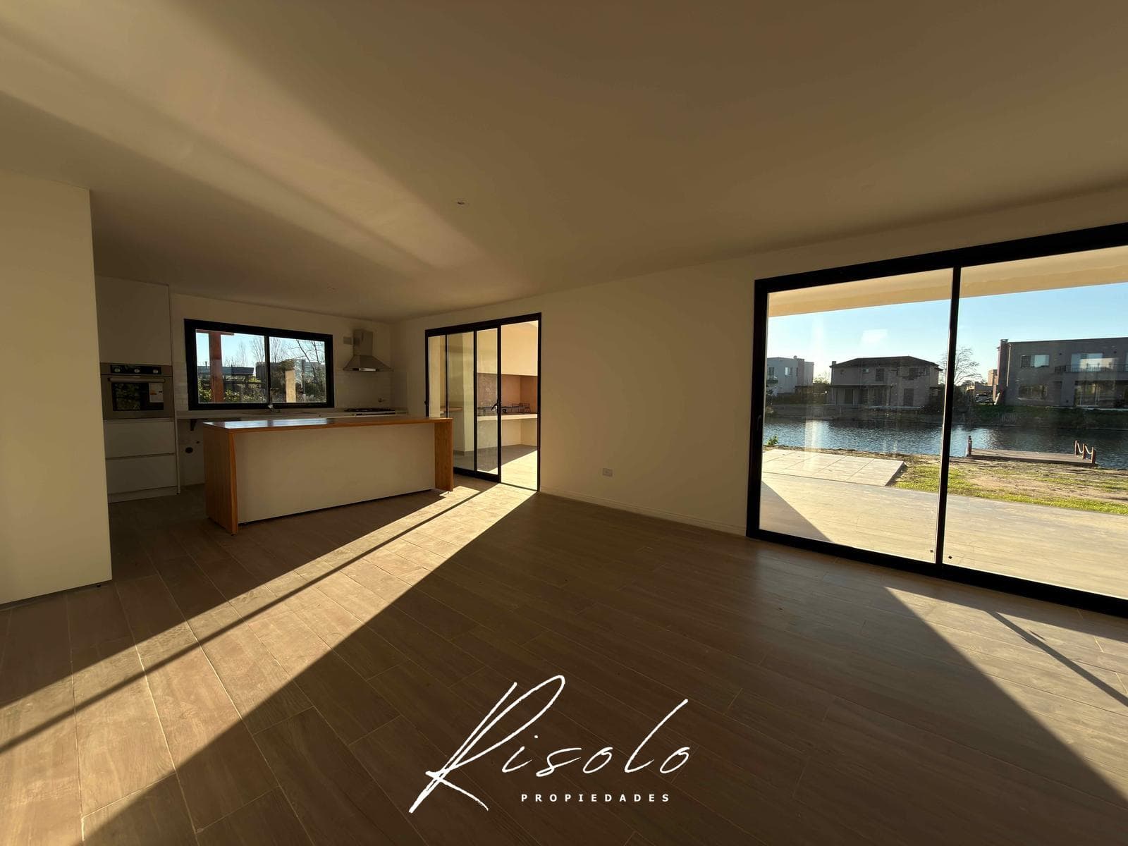 House for Sale with a Lot Overlooking the Lagoon. 3 Bedrooms, Pool. Gated Community, Escobar