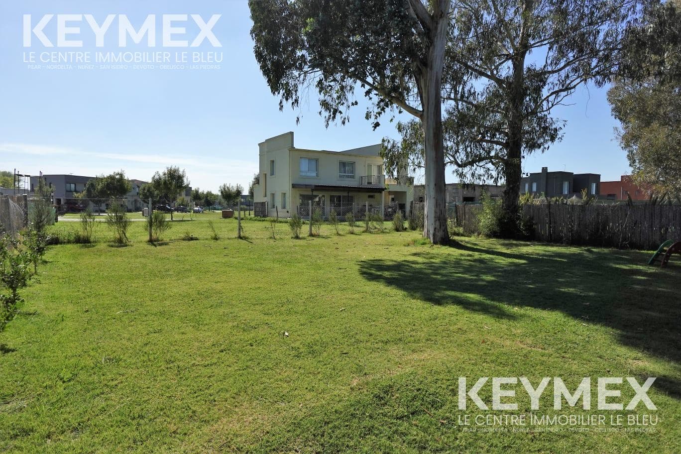 4-Bedroom House for Sale on an Interior Lot in the Santo Tomas Neighborhood - Pilar