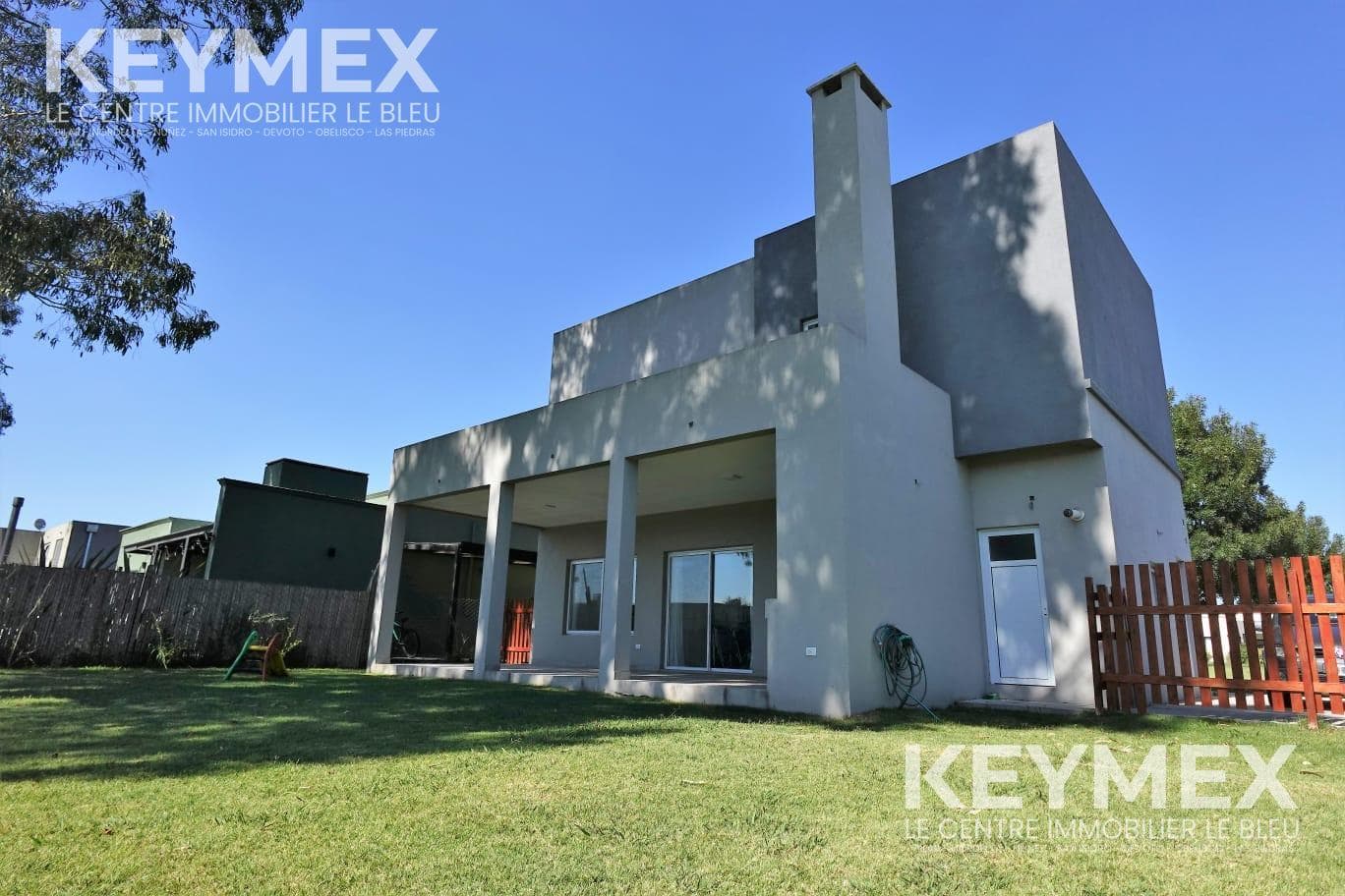 4-Bedroom House for Sale on an Interior Lot in the Santo Tomas Neighborhood - Pilar