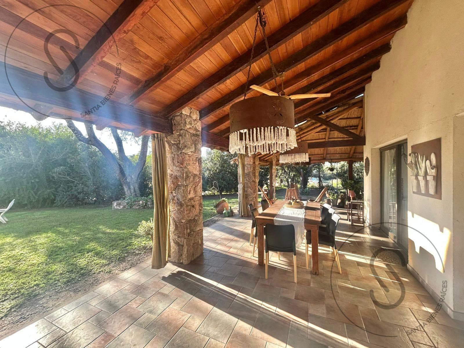 HOUSE FOR SALE: 4 BEDROOMS, GATED COMMUNITY, CALICANTO, VILLA WARCALDE, CORDOBA; QUALIFIES FOR A MORTGAGE