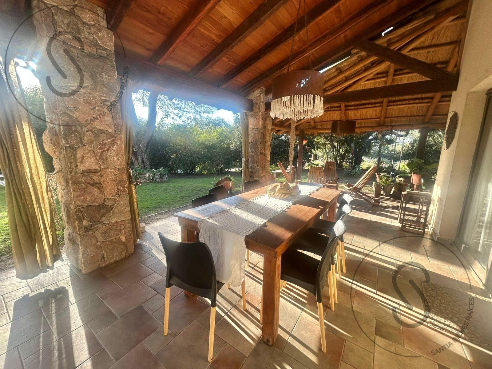 HOUSE FOR SALE: 4 BEDROOMS, GATED COMMUNITY, CALICANTO, VILLA WARCALDE, CORDOBA; QUALIFIES FOR A MORTGAGE