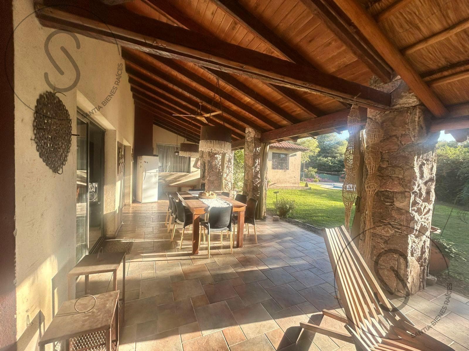 HOUSE FOR SALE: 4 BEDROOMS, GATED COMMUNITY, CALICANTO, VILLA WARCALDE, CORDOBA; QUALIFIES FOR A MORTGAGE