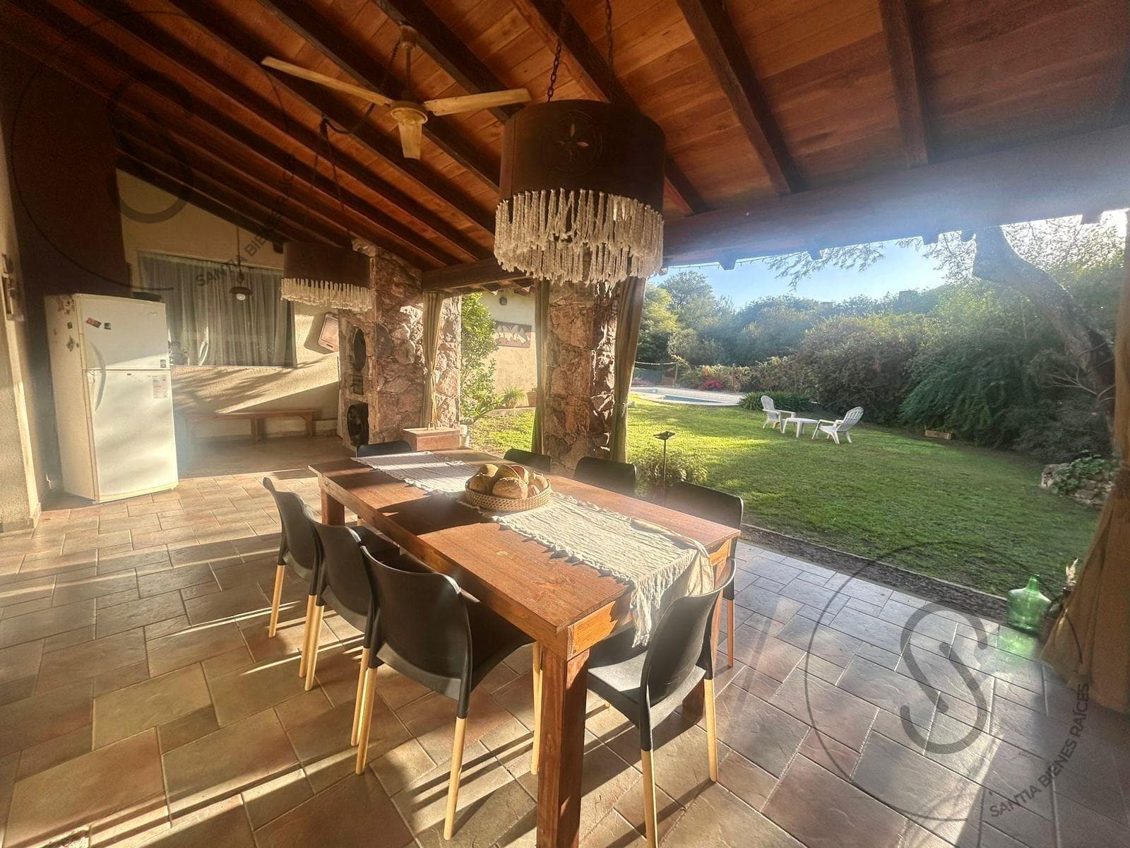 HOUSE FOR SALE: 4 BEDROOMS, GATED COMMUNITY, CALICANTO, VILLA WARCALDE, CORDOBA; QUALIFIES FOR A MORTGAGE