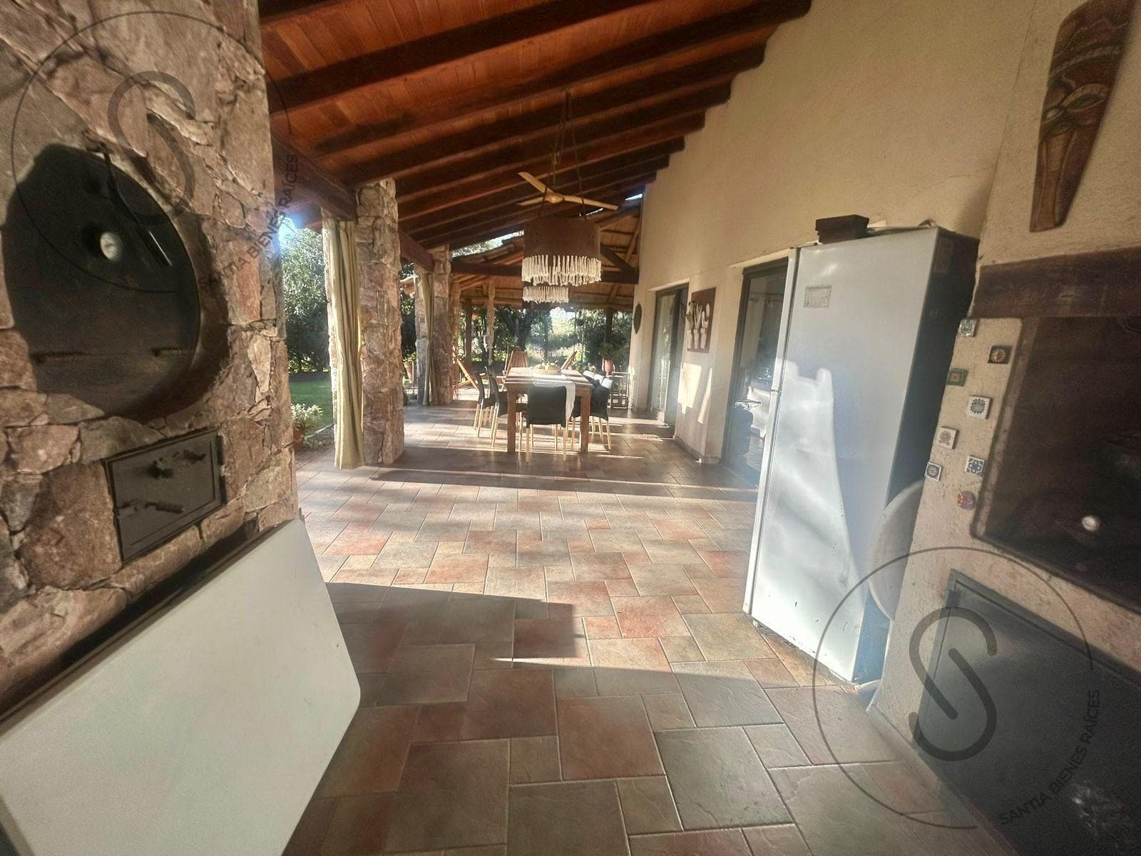 HOUSE FOR SALE: 4 BEDROOMS, GATED COMMUNITY, CALICANTO, VILLA WARCALDE, CORDOBA; QUALIFIES FOR A MORTGAGE