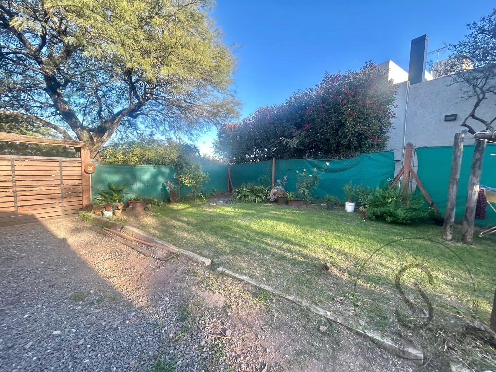 HOUSE FOR SALE: 4 BEDROOMS, GATED COMMUNITY, CALICANTO, VILLA WARCALDE, CORDOBA; QUALIFIES FOR A MORTGAGE