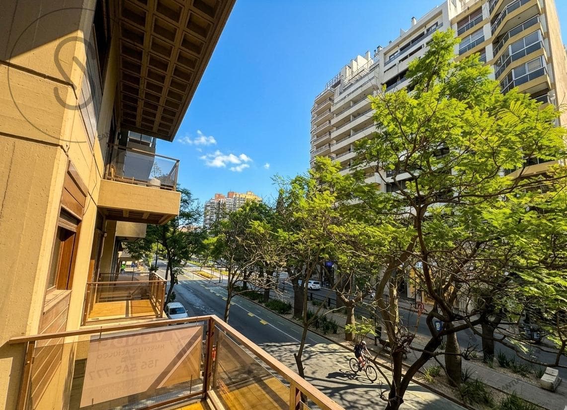 3-BEDROOM APARTMENT IN NUEVA CORDOBA WITH BALCONY AND GARAGE