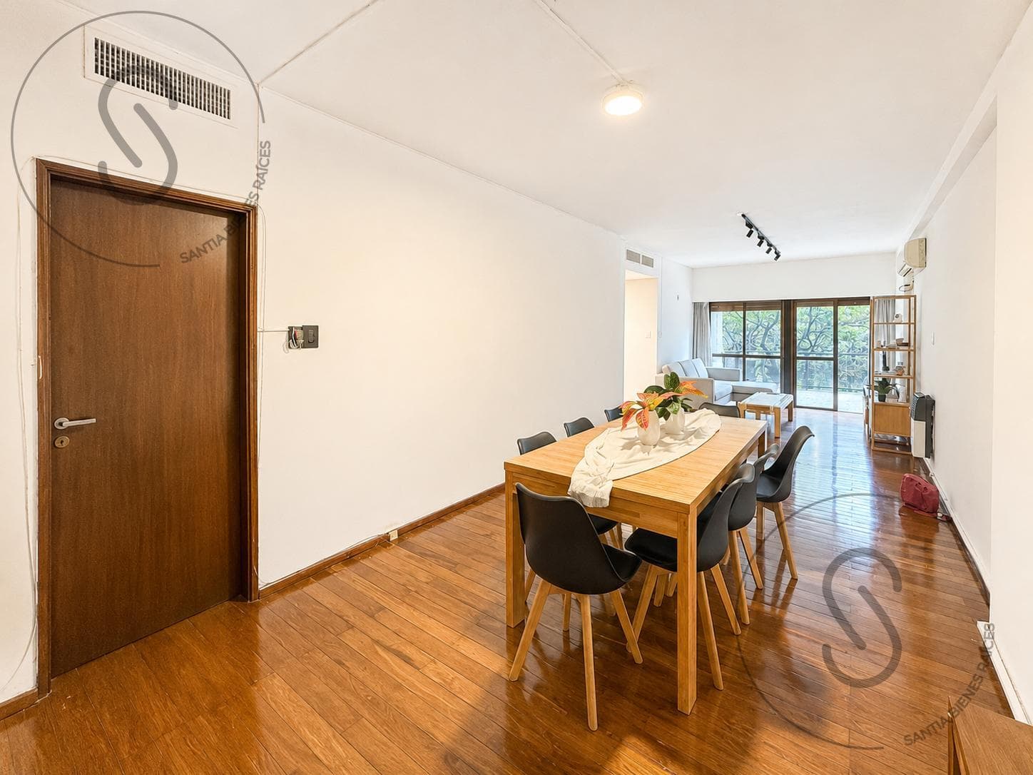 3-BEDROOM APARTMENT IN NUEVA CORDOBA WITH BALCONY AND GARAGE