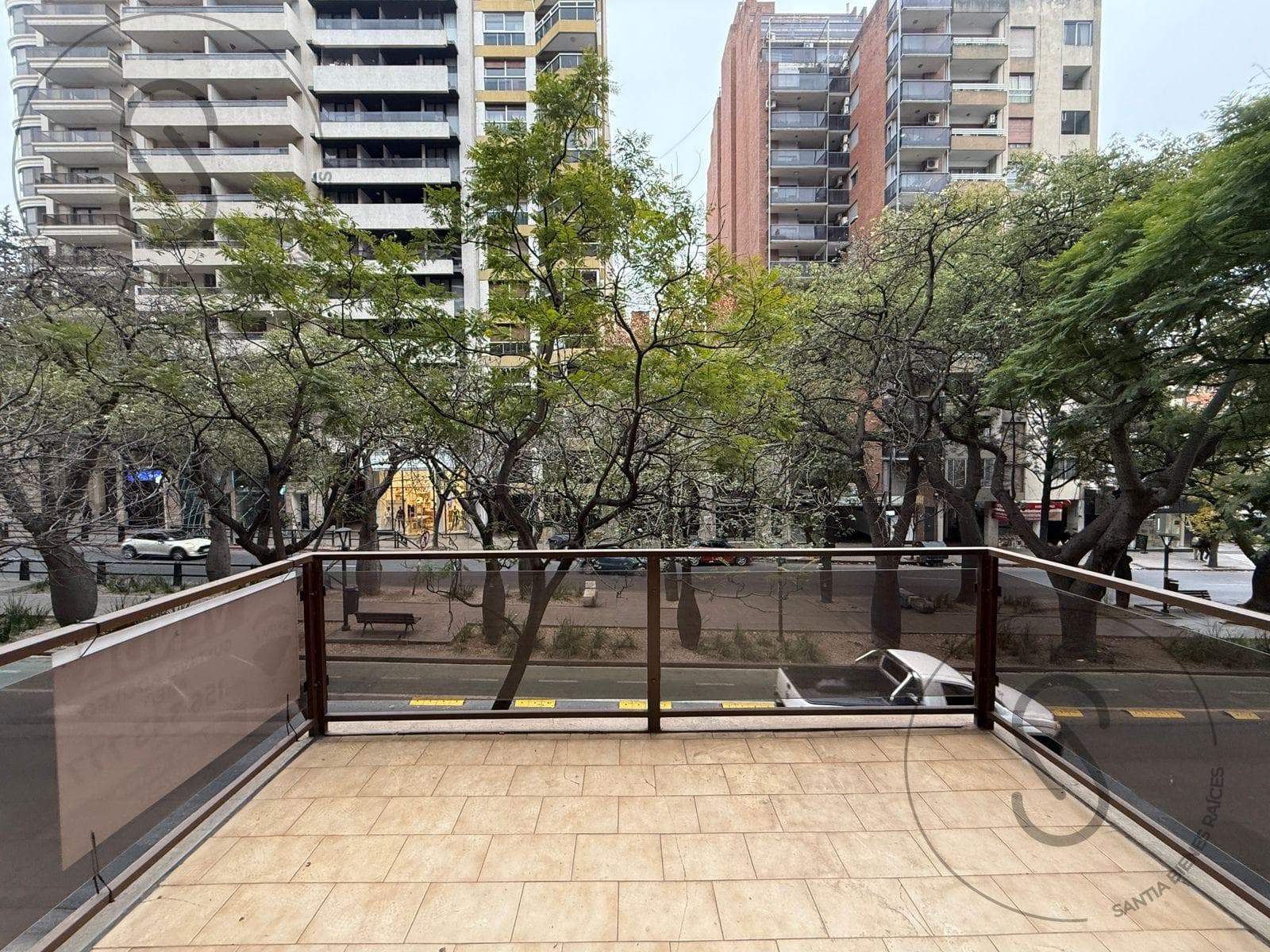 3-BEDROOM APARTMENT IN NUEVA CORDOBA WITH BALCONY AND GARAGE