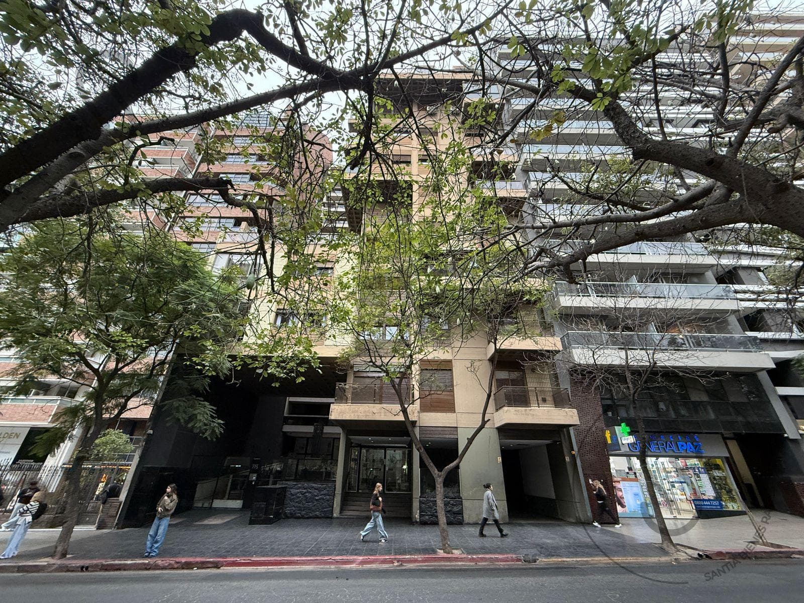 3-BEDROOM APARTMENT IN NUEVA CORDOBA WITH BALCONY AND GARAGE