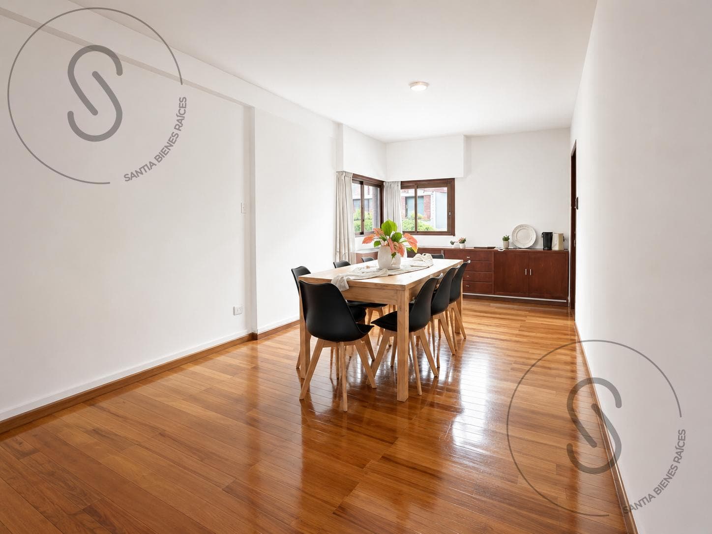 3-BEDROOM APARTMENT IN NUEVA CORDOBA WITH BALCONY AND GARAGE