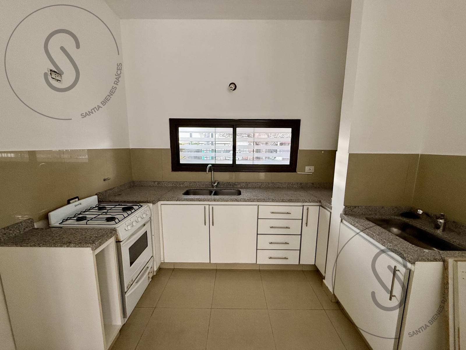 2-BEDROOM DUPLEX FOR SALE, GROUND FLOOR, NUEVO POETA LUGONES