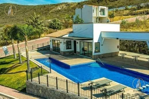 House for Pre-Sale in Ciudad Maderas Montaña, South Central