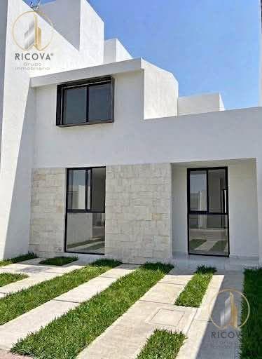 House for Pre-Sale in Ciudad Maderas Montaña, South Central