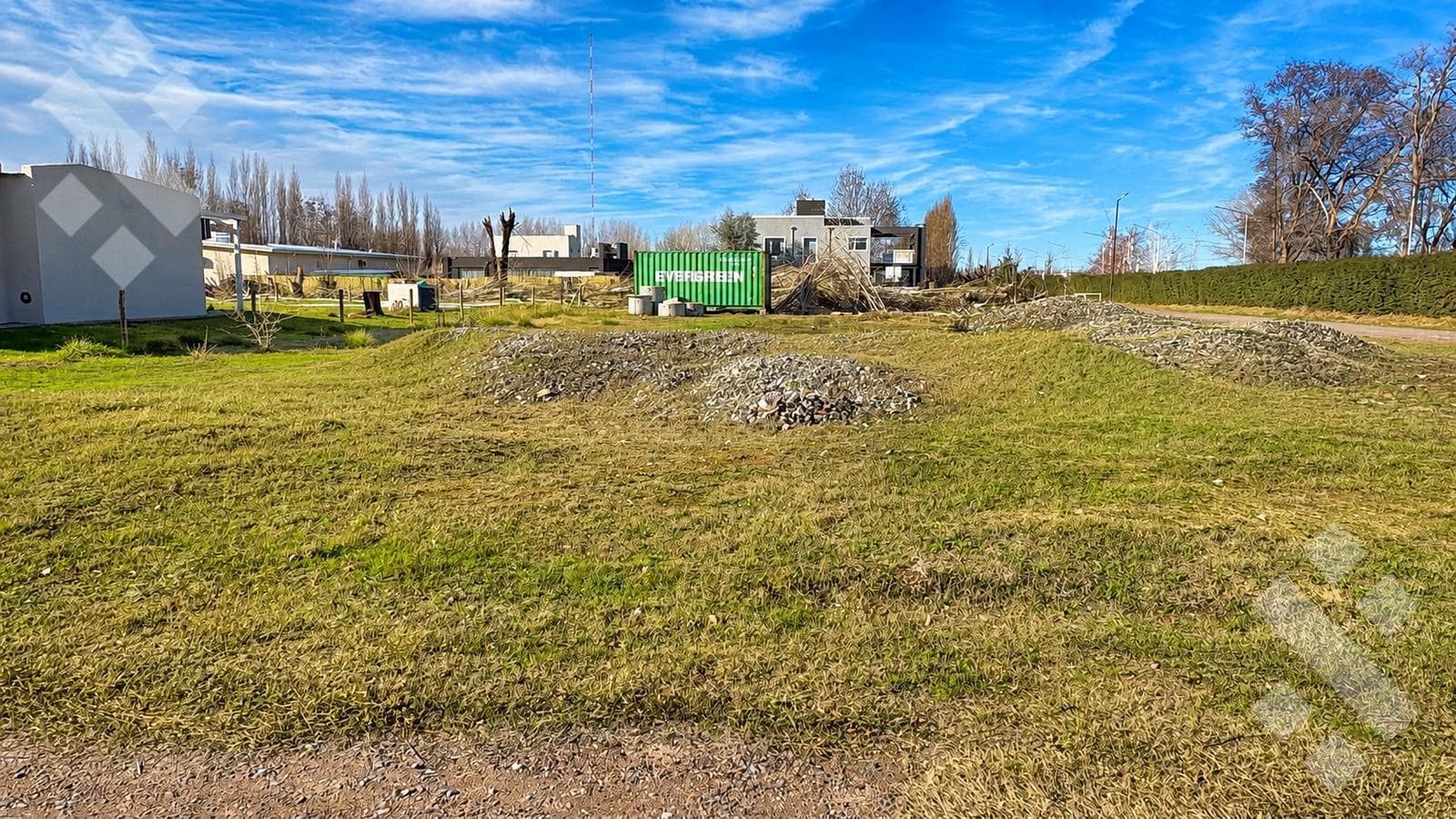 LAND FOR SALE IN A GATED COMMUNITY, 1,009 m² - FINCAS DE PLOTTIER NEIGHBORHOOD - PLOTTIER