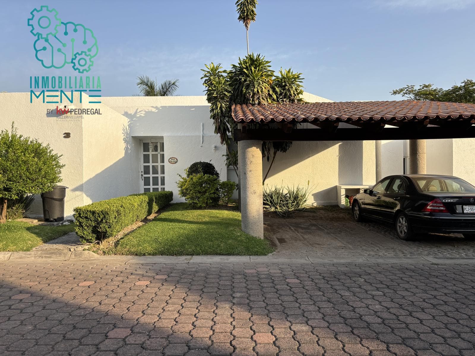 HOUSE FOR SALE IN THE COLINAS DE SANTA FE SUBDIVISION, XOCHITEPEC, MORELOS