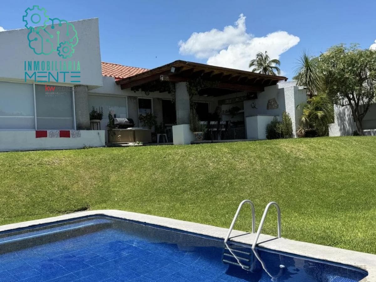 HOUSE FOR SALE IN THE COLINAS DE SANTA FE SUBDIVISION, XOCHITEPEC, MORELOS