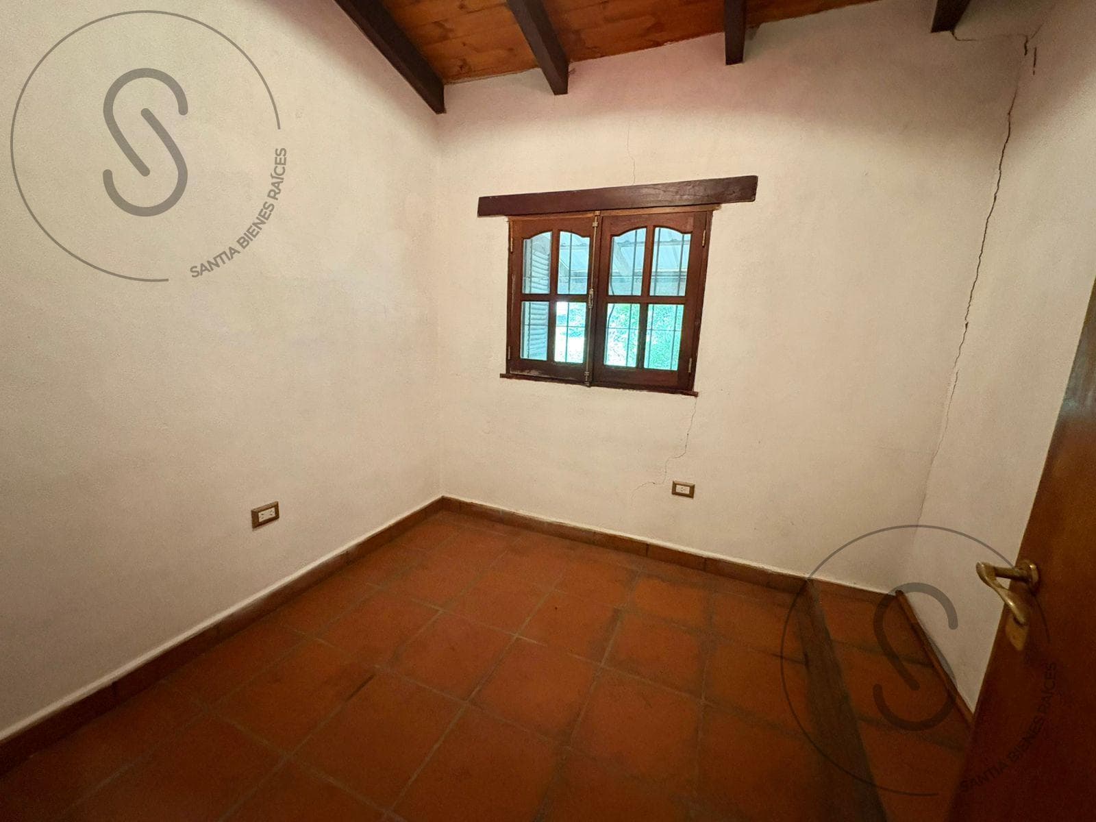 HOUSE FOR SALE: ONE-STORY, TWO-BEDROOM HOME IN AGUA DE ORO, CORDOBA