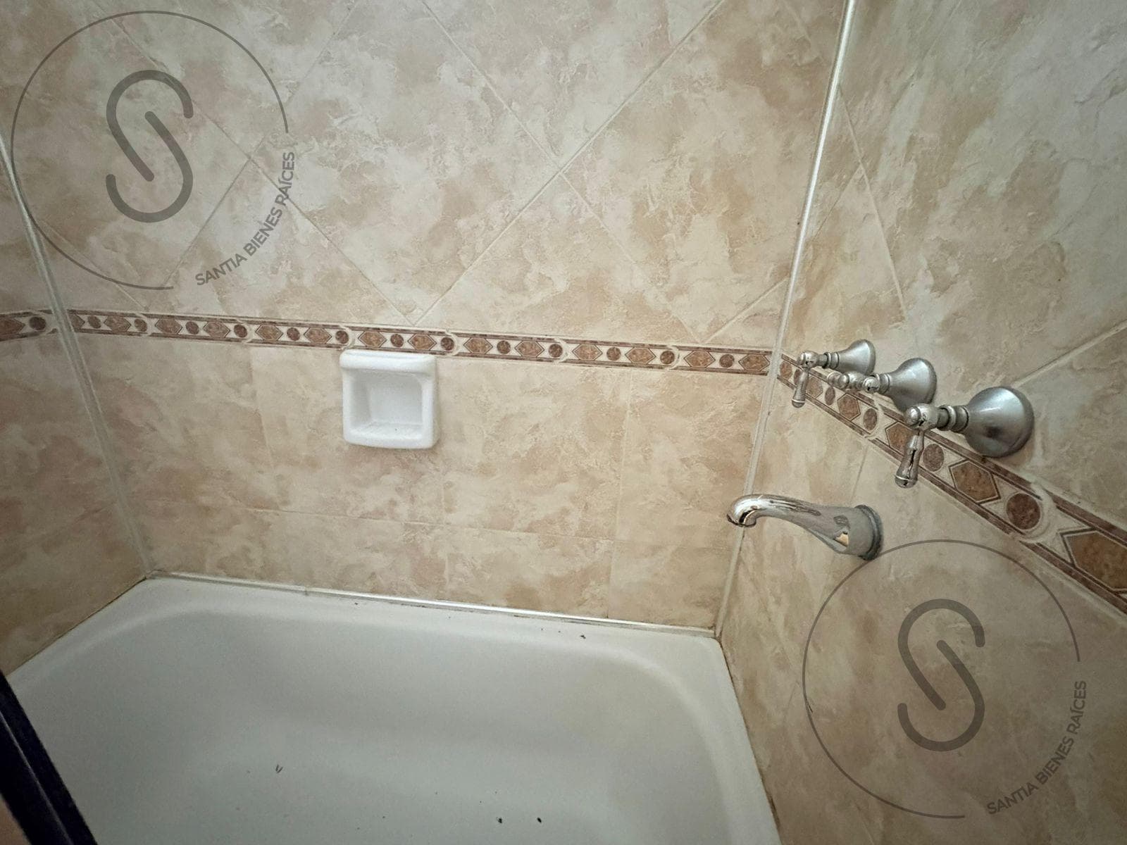 HOUSE FOR SALE: ONE-STORY, TWO-BEDROOM HOME IN AGUA DE ORO, CORDOBA