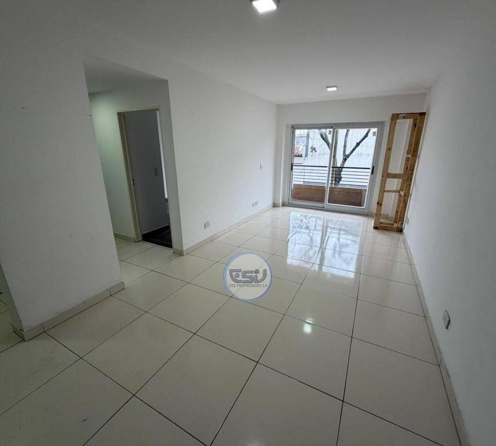 2-ROOM APARTMENT FOR RENT IN FLORESTA