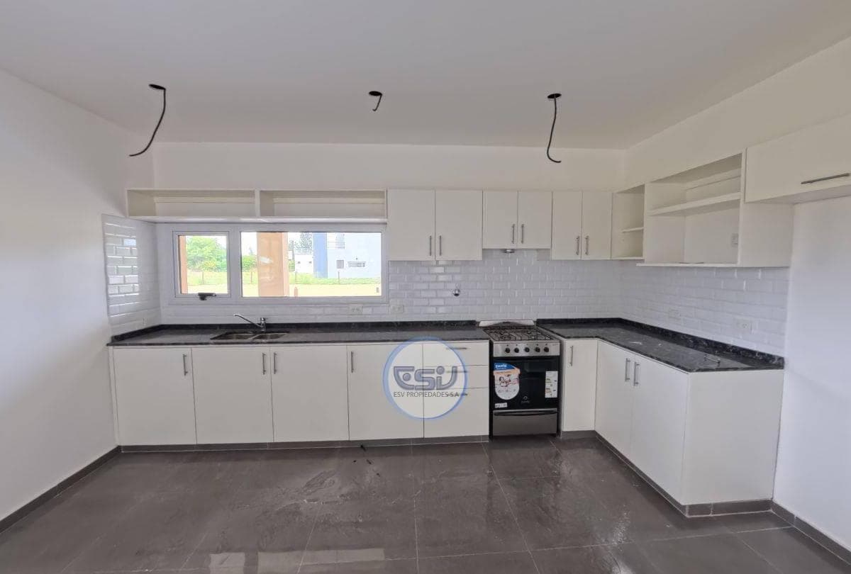 4-ROOM HOUSE FOR SALE IN PRINCIPADO, CIUDAD NAUTICA, CANNING