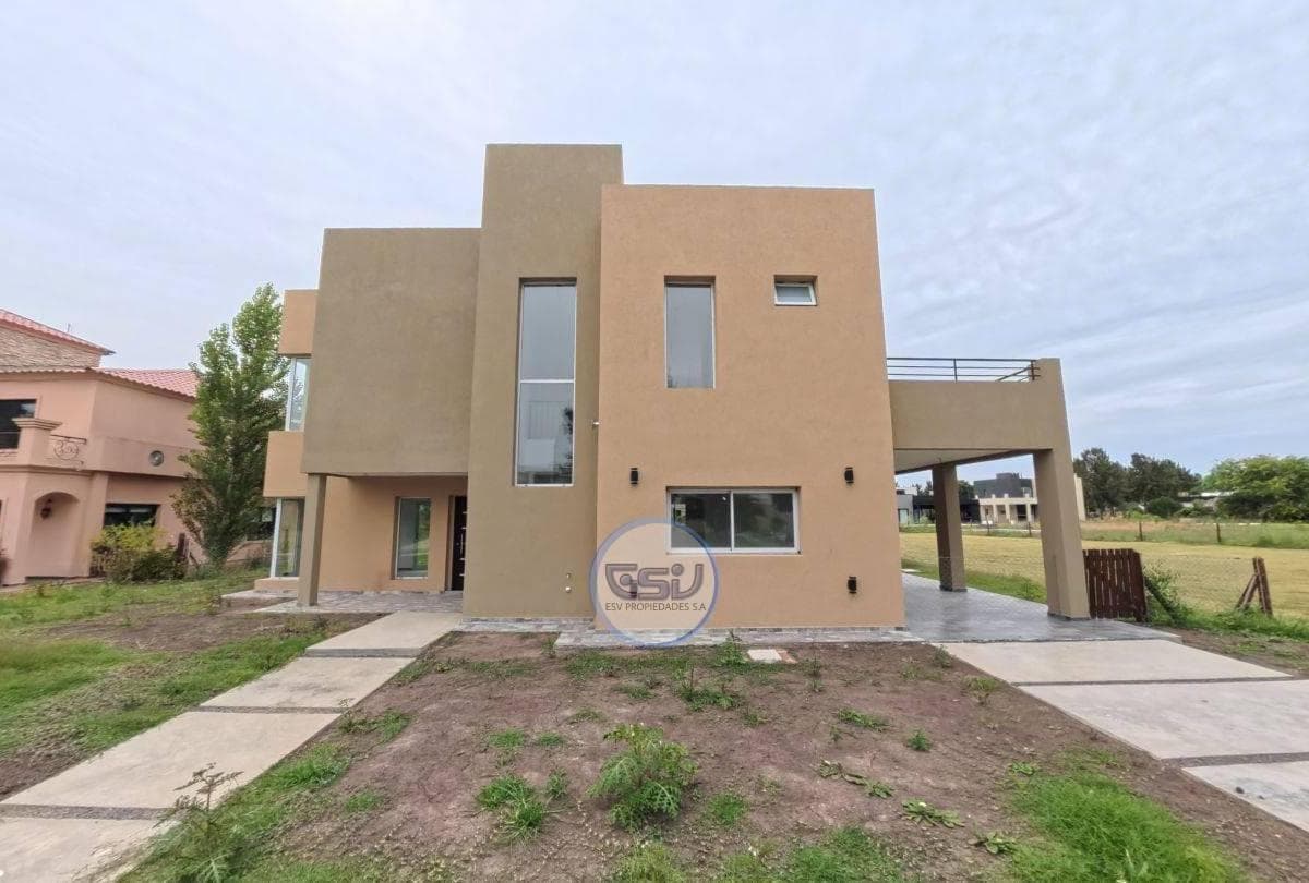 4-ROOM HOUSE FOR SALE IN PRINCIPADO, CIUDAD NAUTICA, CANNING