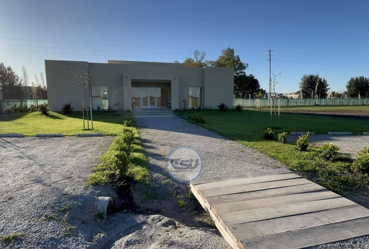 FOR SALE: 648-SQUARE-METER LOT IN FINCAS JOVEN, SAN VICENTE
