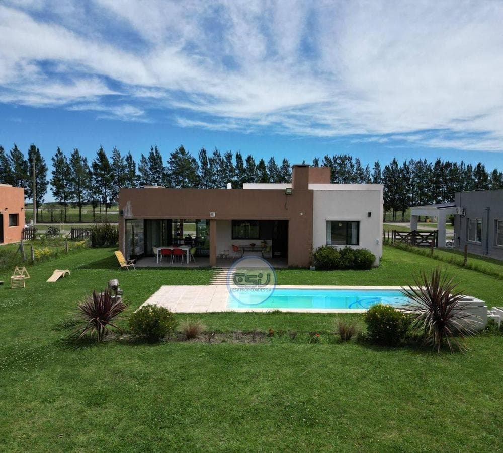 4-ROOM HOUSE FOR SALE IN FINCAS DEL ALBA WITH SWIMMING POOL AND BARBECUE