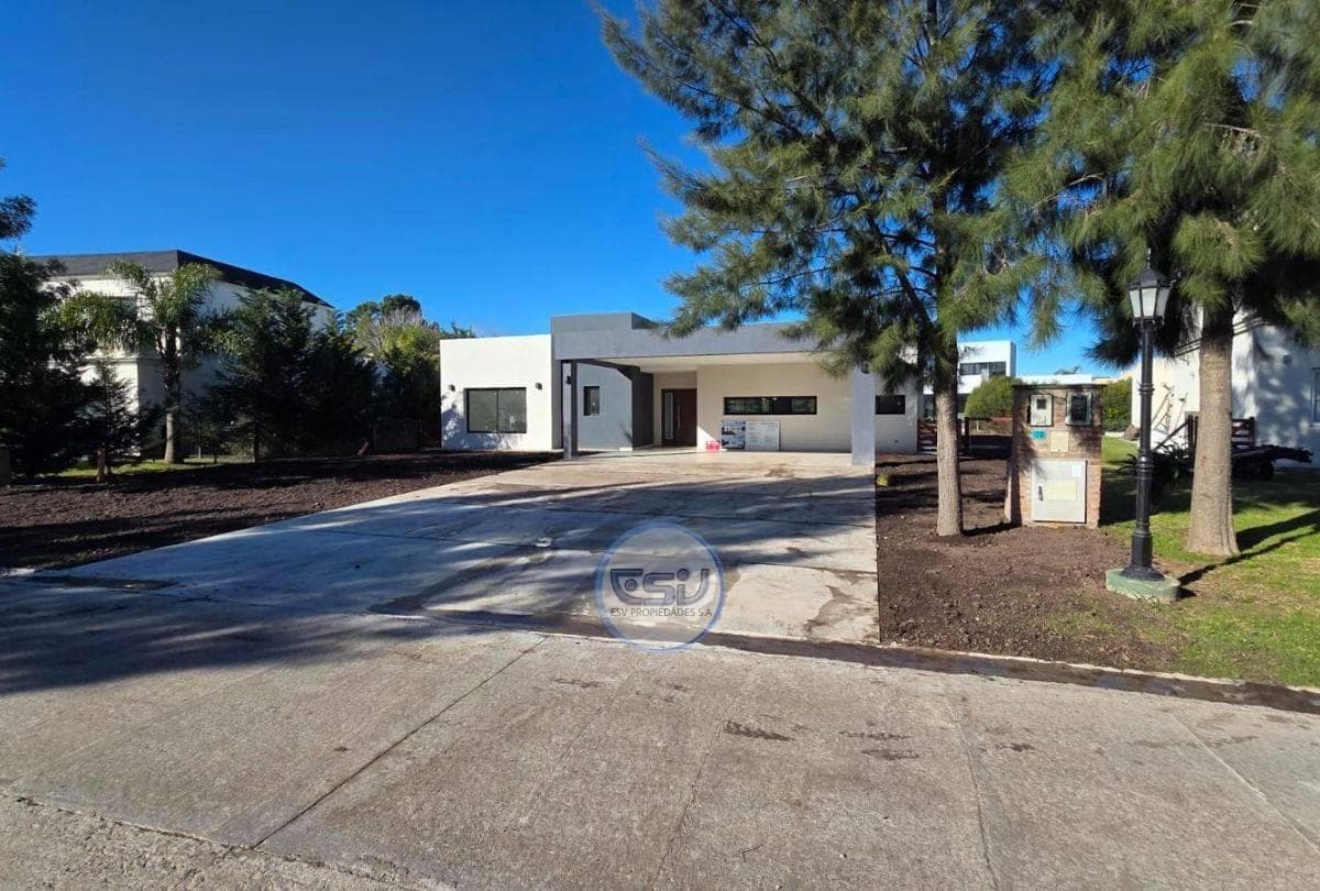 4-BEDROOM HOUSE FOR SALE IN PRINCIPADO, CIUDAD NAUTICA, CANNING