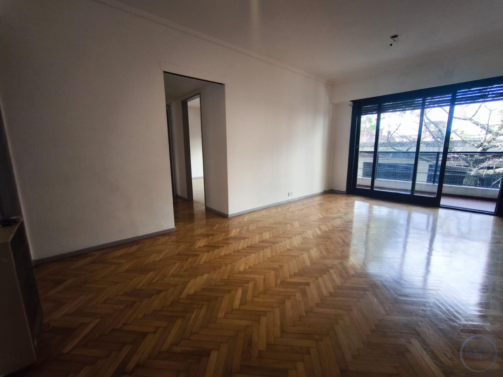 3-Bedroom Penthouse for Sale with Front Balcony—Qualifies for Financing — Floresta, CABA