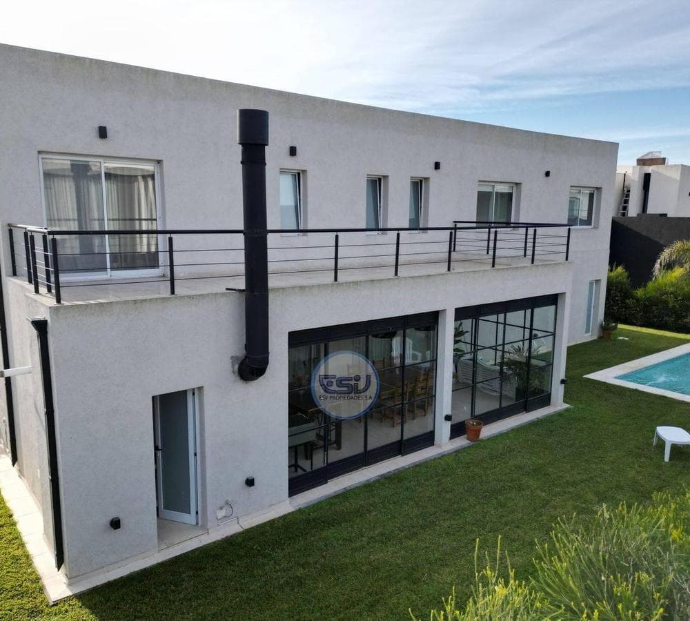 5-ROOM HOUSE FOR SALE IN PRINCIPADO, CIUDAD NAUTICA