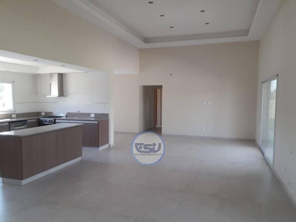 6-ROOM HOUSE FOR RENT IN FINCAS DE SAN VICENTE