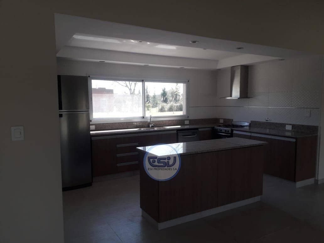 6-ROOM HOUSE FOR RENT IN FINCAS DE SAN VICENTE