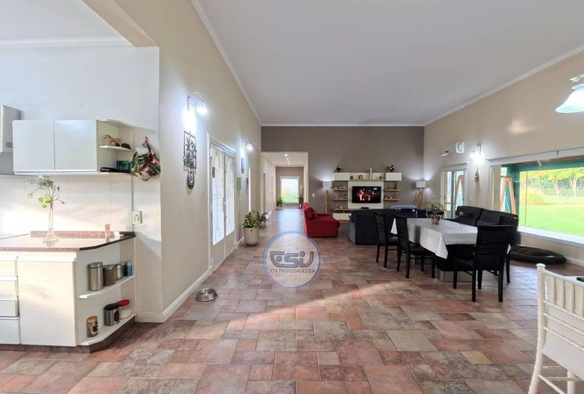 4-ROOM HOUSE FOR SALE IN FINCAS DE SAN VICENTE CHACRAS