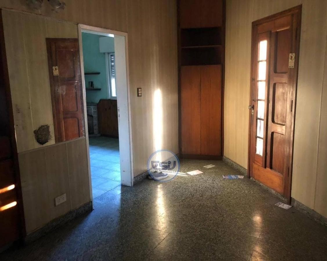 HOUSE FOR SALE: 4 BEDROOMS, TERRACE, ENCLOSED BARBECUE AREA, LAUNDRY ROOM, COURTYARD WITH PARKING SPACE