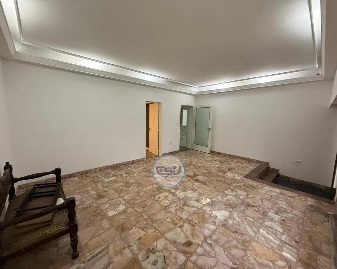 HOUSE FOR SALE: 3 BEDROOMS, MONTE CASTRO, BARBECUE AREA, TERRACE
