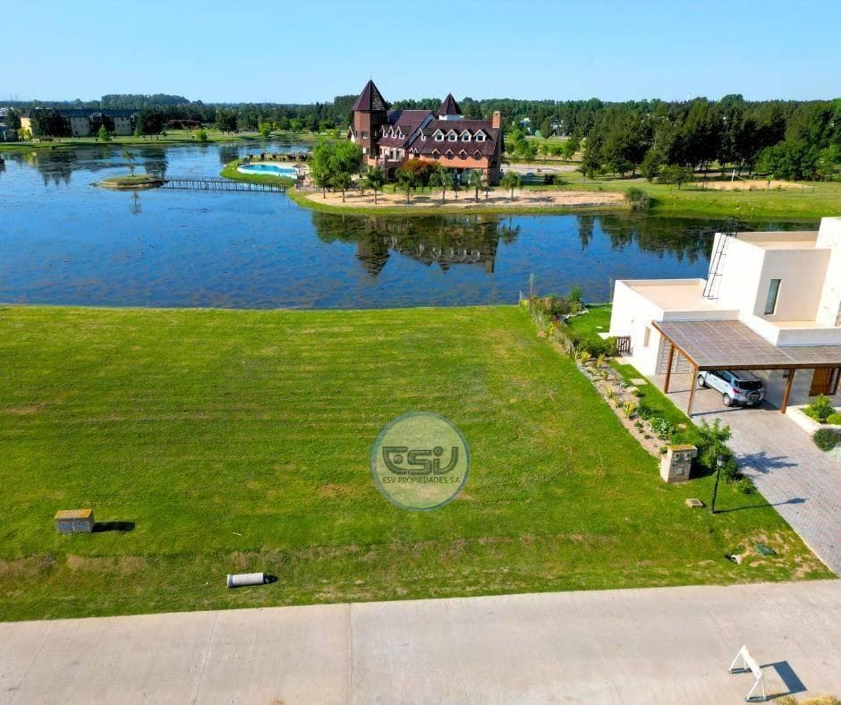 FOR SALE: 686 M2 WATERFRONT LOT, HIPICO PRINCIPADO, CIUDAD NAUTICA, CANNING