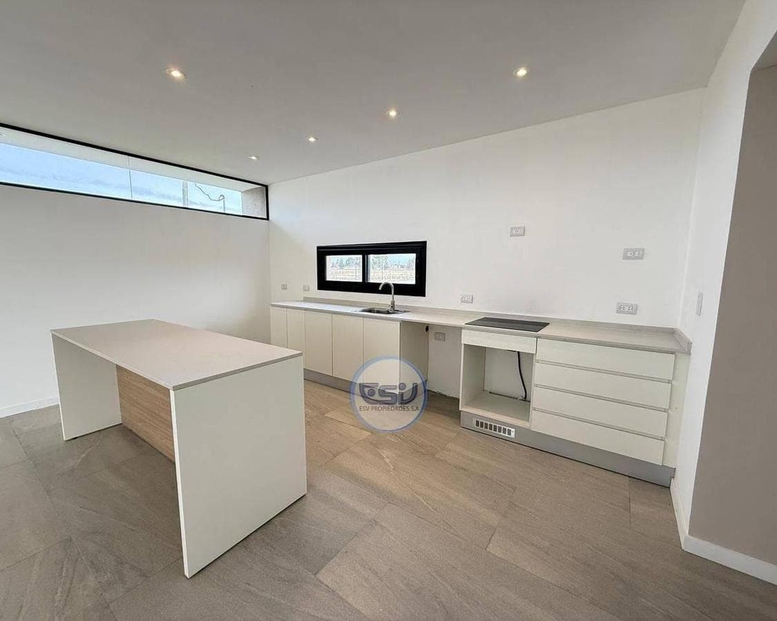 BRAND-NEW HOUSE FOR SALE IN FINCAS JOVEN, 4 ROOMS