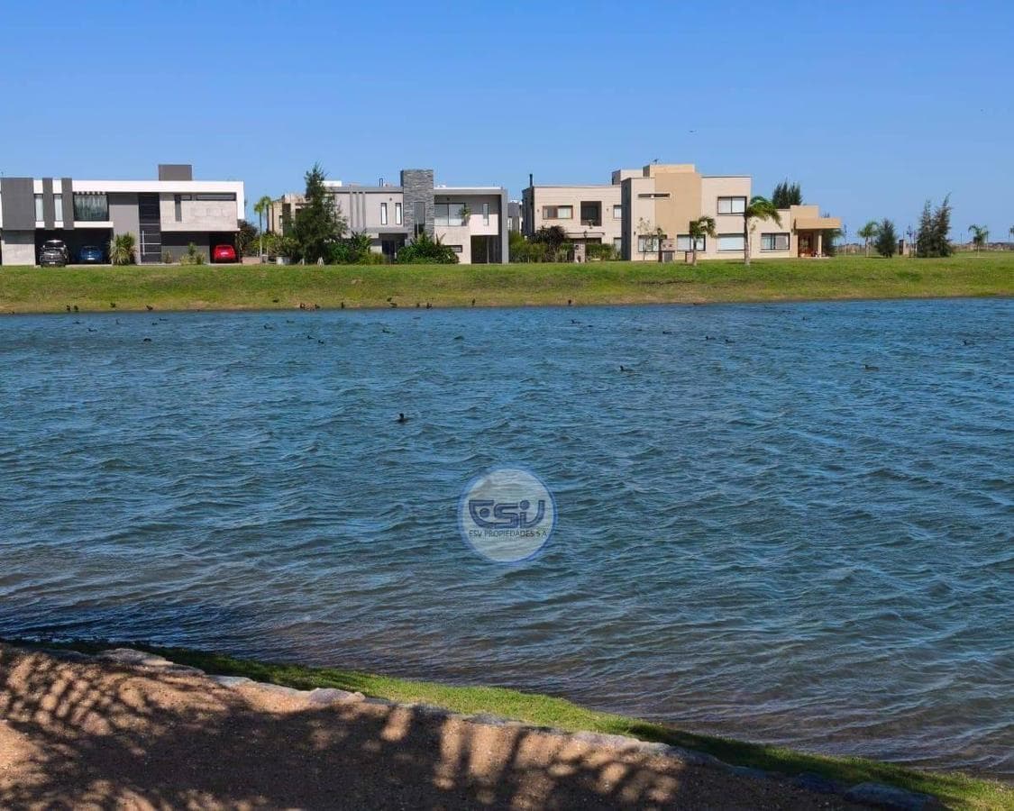 FOR SALE: 644-SQUARE-METER LOT IN PRINCIPADO, CIUDAD NAUTICA, CANNING