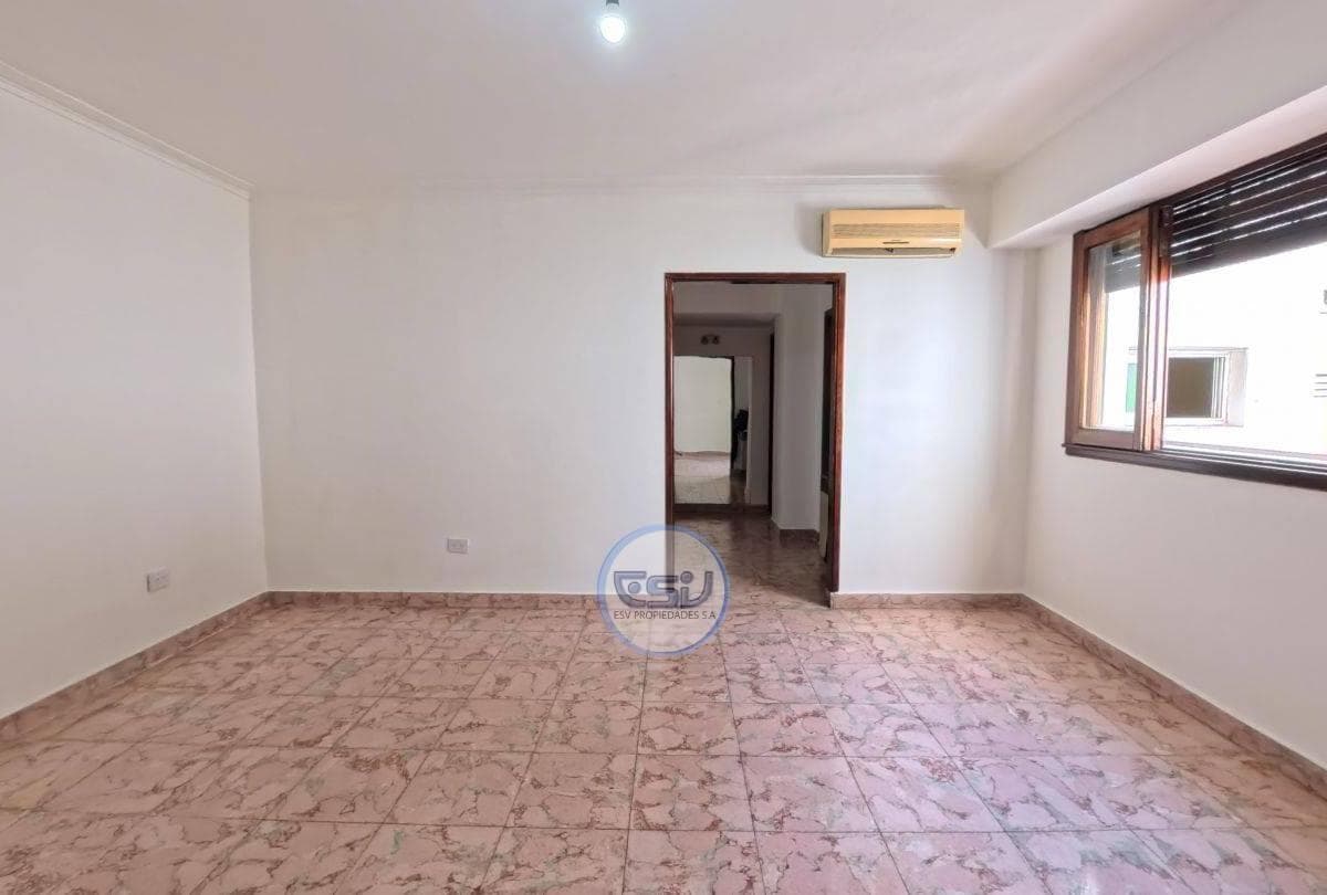 SPACIOUS 3-ROOM PH APARTMENT FOR SALE IN CABALLITO