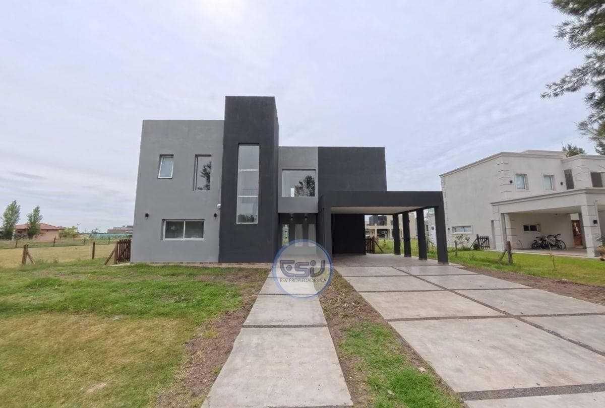 4-ROOM HOUSE FOR SALE IN PRINCIPADO, CIUDAD NAUTICA