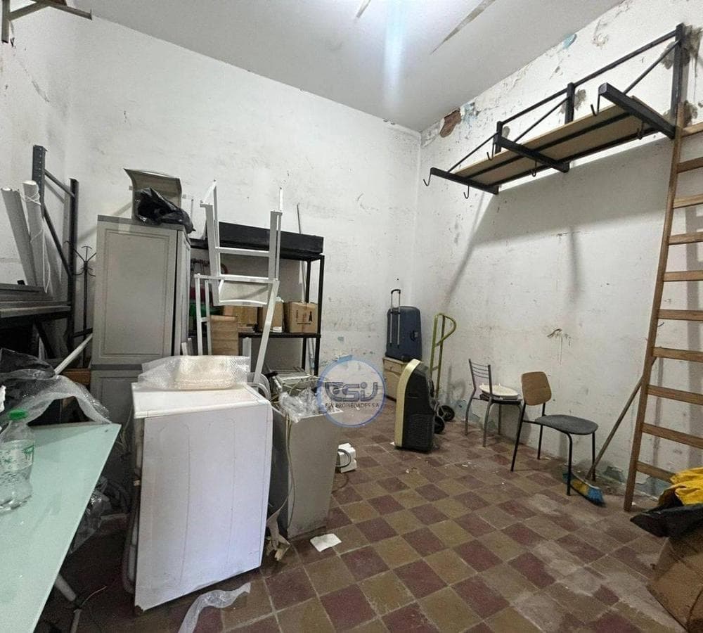 COMMERCIAL SPACE OR STORE FOR SALE WITH RESIDENTIAL UNIT IN FLORES TEXTIL; SUITABLE FOR DEVELOPMENT ON AV. GAONA AND CUENCA