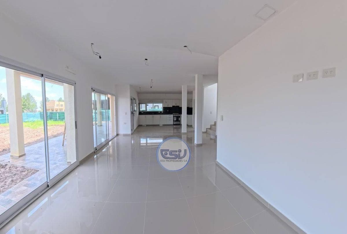 4-ROOM HOUSE FOR SALE IN PRINCIPADO, CIUDAD NAUTICA, CANNING