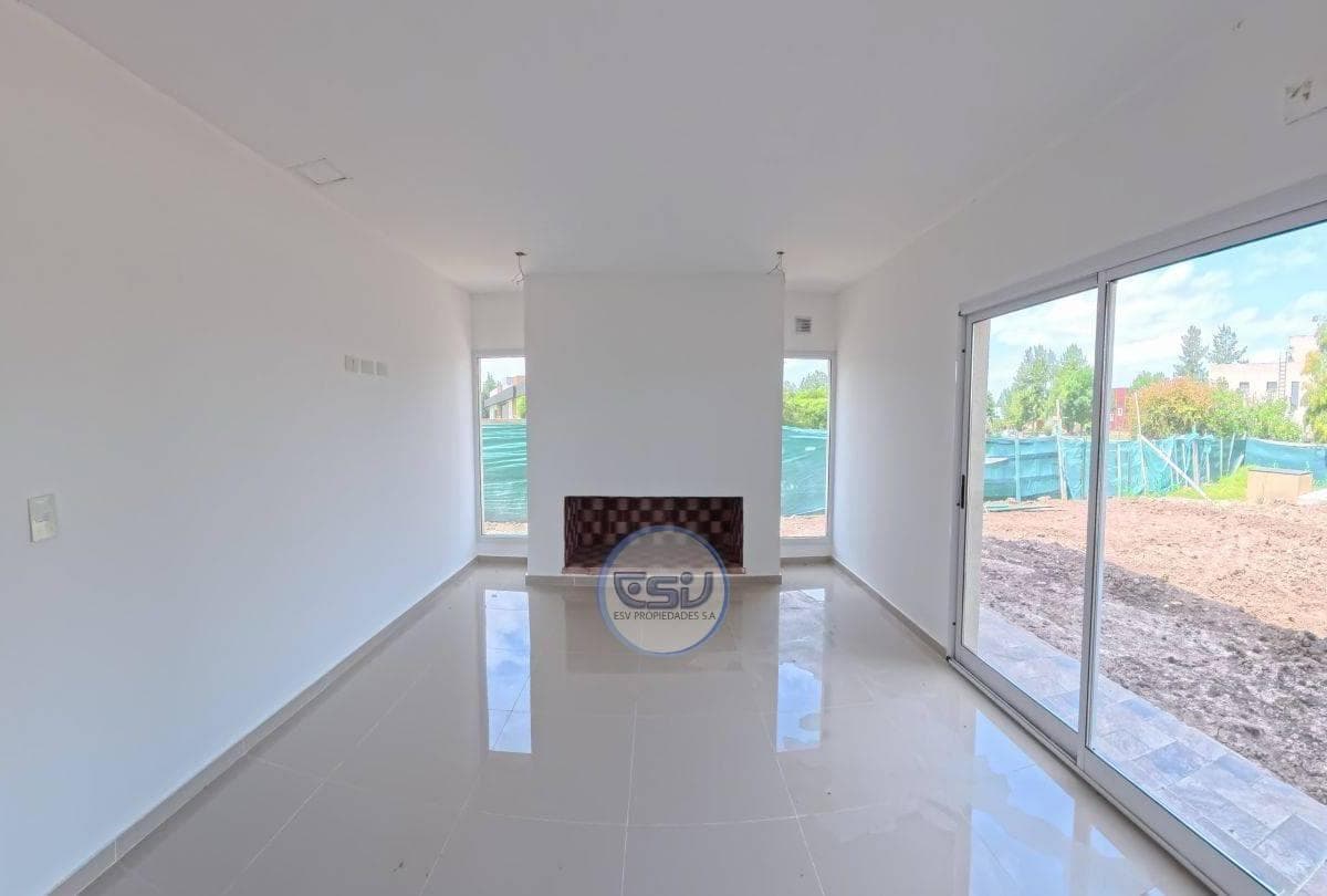 4-ROOM HOUSE FOR SALE IN PRINCIPADO, CIUDAD NAUTICA, CANNING