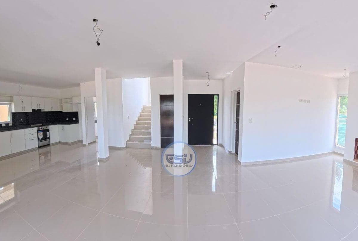 4-ROOM HOUSE FOR SALE IN PRINCIPADO, CIUDAD NAUTICA, CANNING