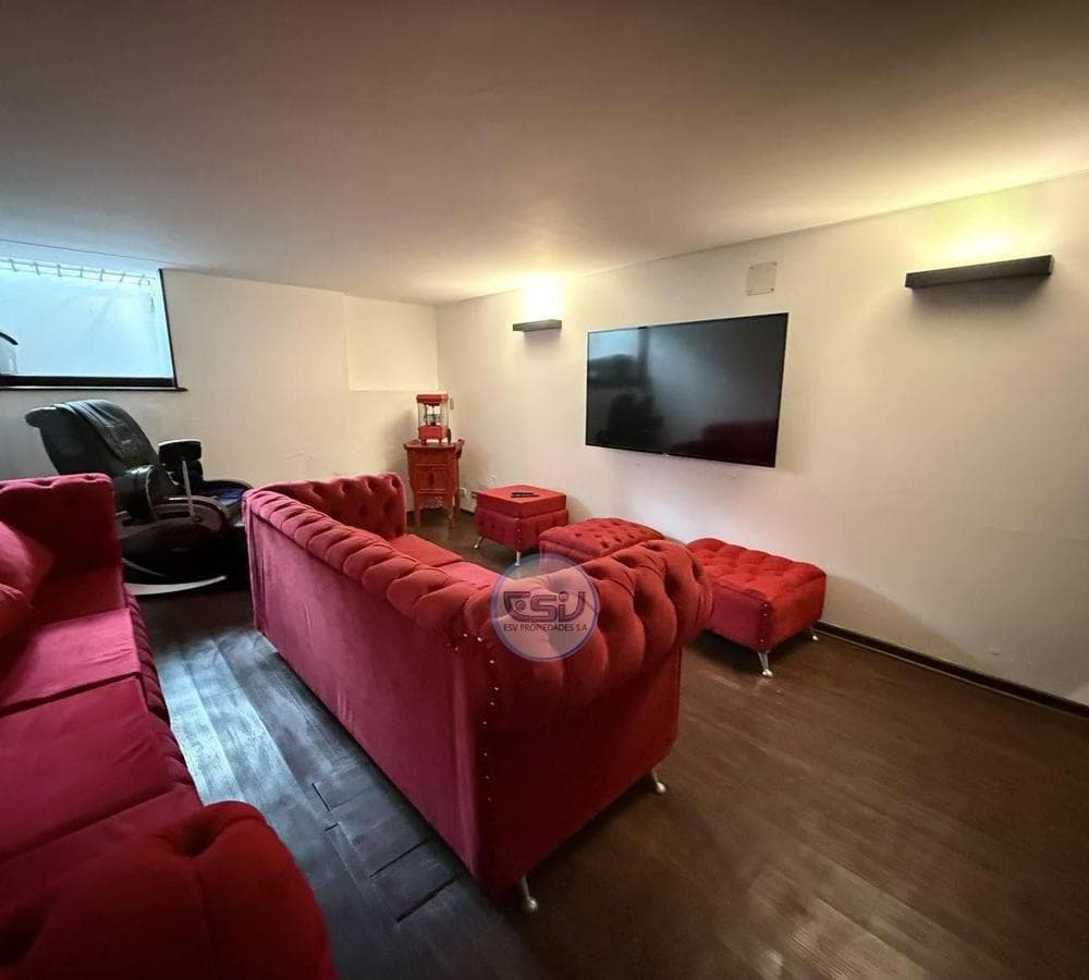TOP-OF-THE-LINE HOME FOR SALE IN ADROGUE