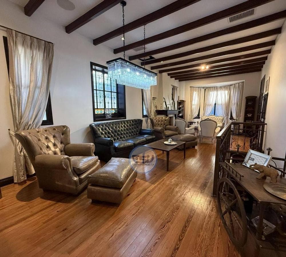 TOP-OF-THE-LINE HOME FOR SALE IN ADROGUE