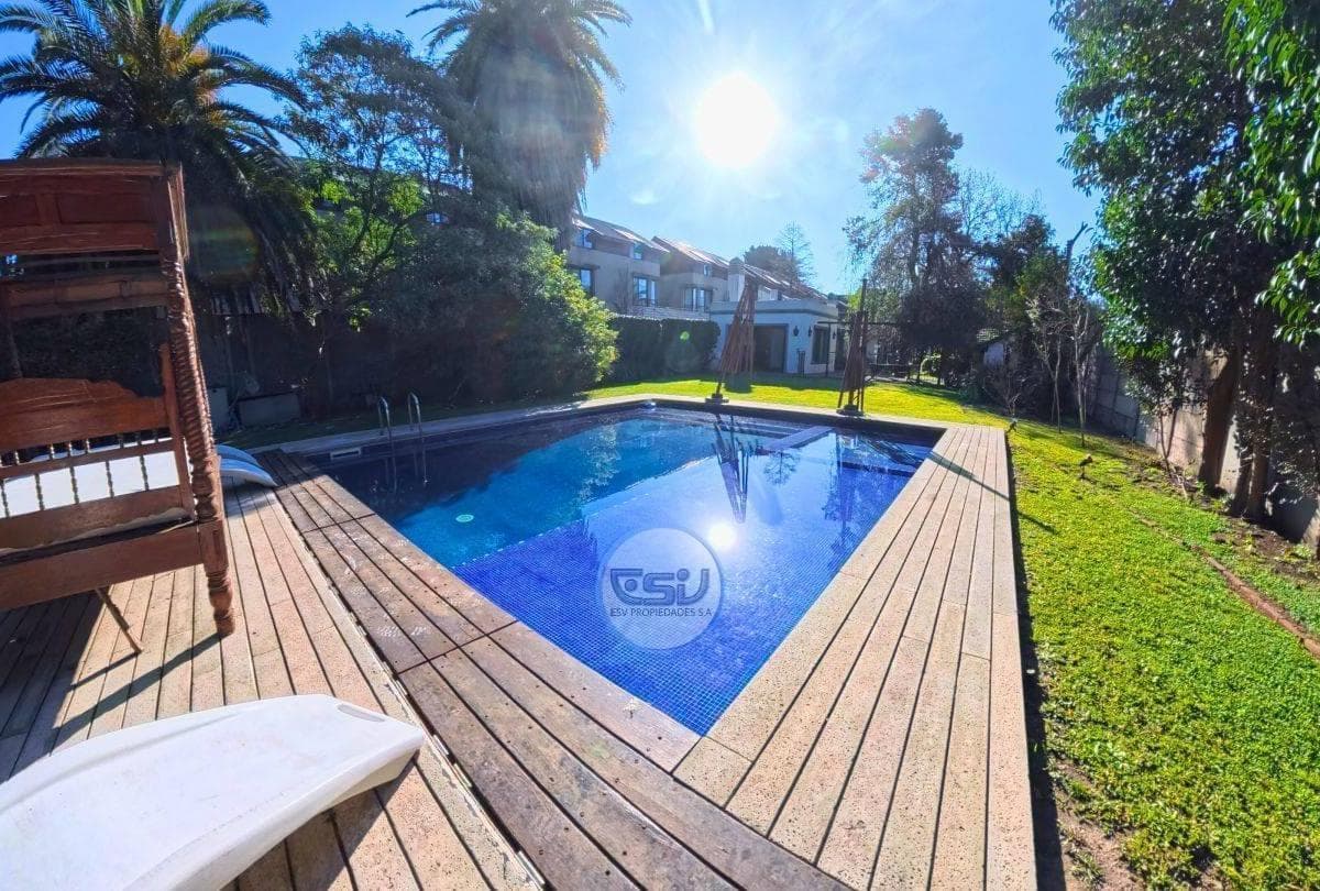 TOP-OF-THE-LINE HOME FOR SALE IN ADROGUE